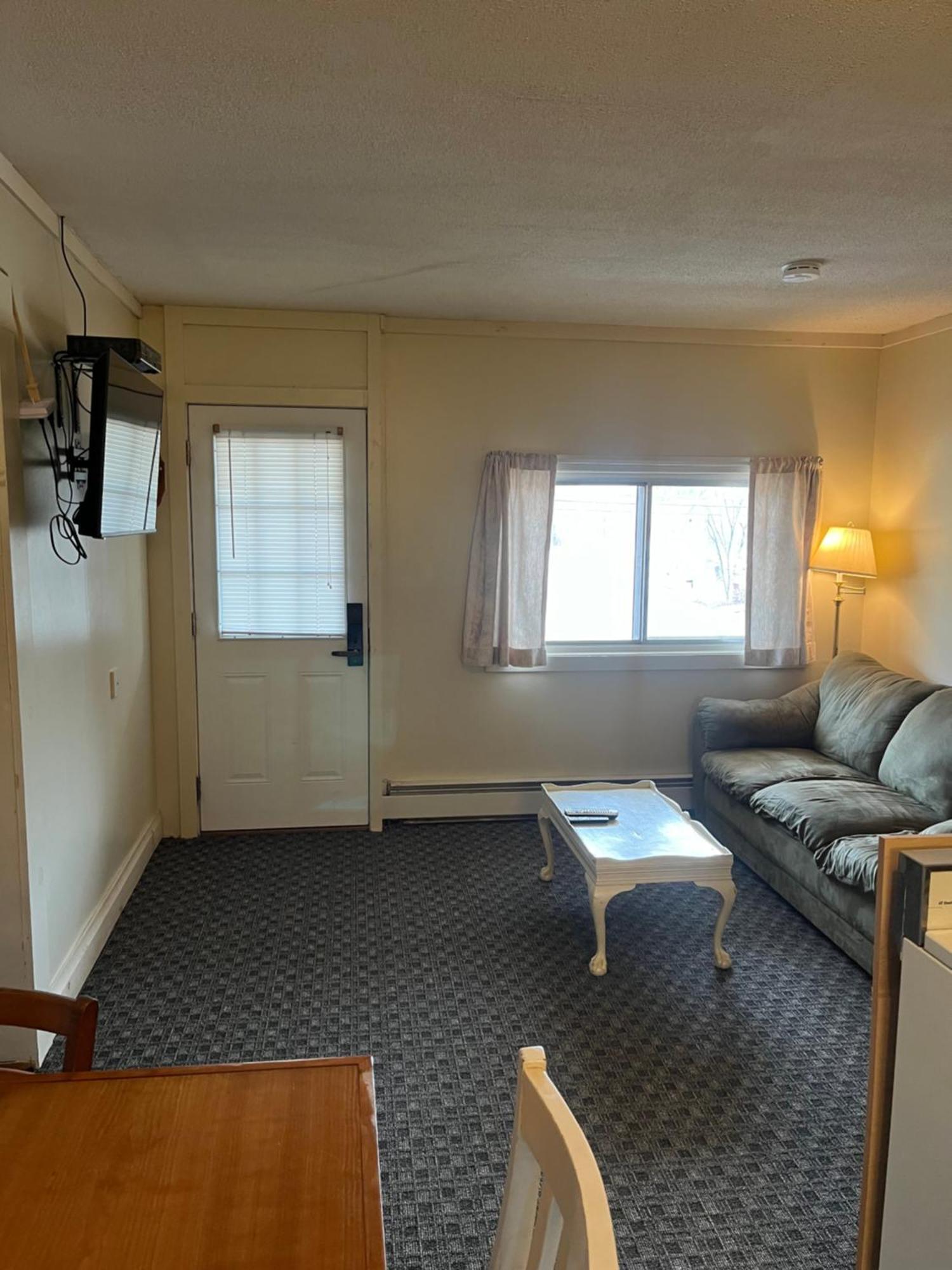 Brookside Motor Motel